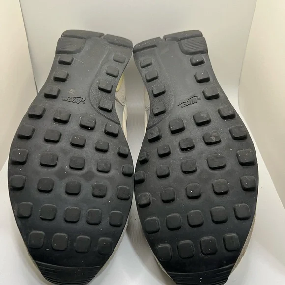 Nike Internationalist - Grey with White - 9.0M - Picture 6 of 6